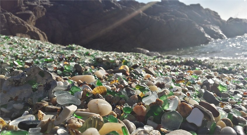 Detalle de la playa de los cristales de Laxe, en A Costa da Morte.