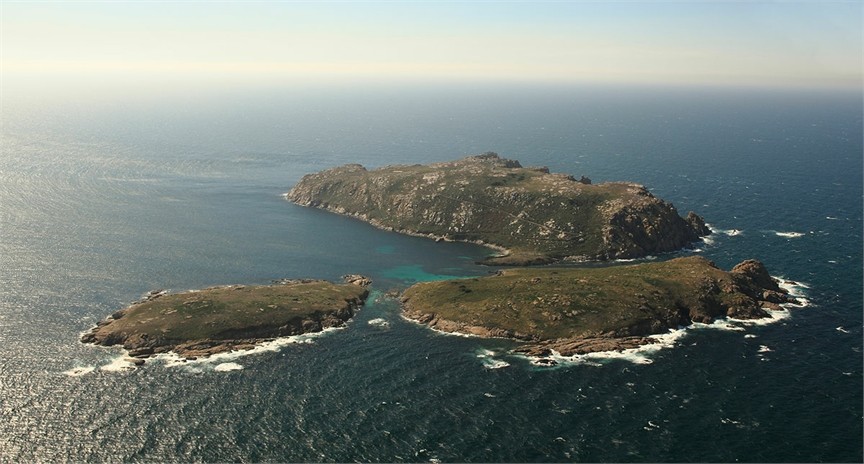 Panorámica de las Illas Sisargas en Malpica, A Coruña. Siente Galicia.