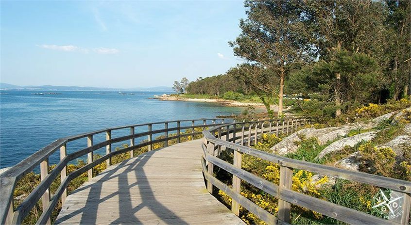 Foto desde un paseo de madera de la Isla de Arousa, Pontevedra. Siente Galicia.