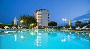 Oferta en la costa Hotel Ría Mar**