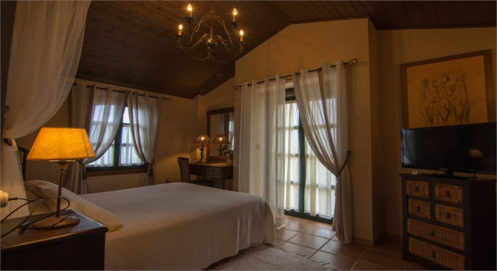 Casa Puertas Oia Baiona