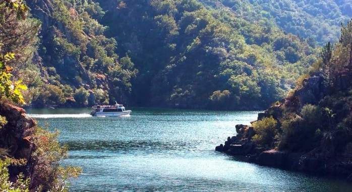 Catamarán Cañones del Sil